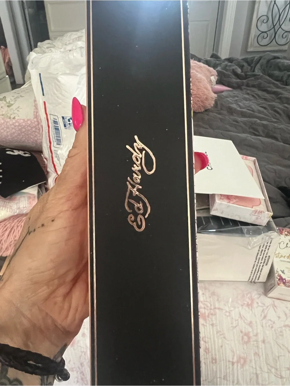 Ed Hardy Ultra Matte Setting Spray - Black & Pink Packaging